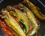 A picture of step 3 of Pabdar Tel Jhal(Pabda Fish Curry).