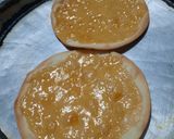 Foto del paso 2 de la receta: Galletones con mermelada y coco con discos de empanadas