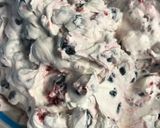 Rolada z serkiem mascarpone i bitą śmietaną krok przepisu 6 zdjęcie