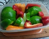 Foto del paso 3 de la receta: Pollo a la Naranja con Miel y Zapallitos Revueltos Tricolor