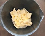 Foto del passaggio 2 della ricetta Sbriciolata di pesche