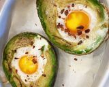 Foto langkah ke 3 dari resep Avocado Egg Bake.