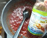 Gambar langkah 5 resipi Sambal udang strawberi masam manis.