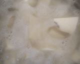 A picture of step 2 of Boil yam and stew😊.