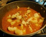 A picture of step 5 of Potato tomato panneer masala.