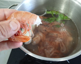 Foto del paso 2 de la receta: Cintas de espirulina con gambas