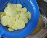 Foto del paso 4 de la receta: Pastel de patatas con langostinos