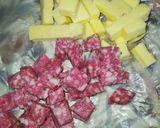 Foto del paso 1 de la receta: Polenta con queso y salame 😋