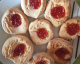 Foto del paso 2 de la receta: Ojitos, galletitas o el nombre que le den en su país, estos son de vainilla, limón y membrillo