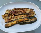 Une image de l'étape 4 de Courgettes marinées grillées à la plancha.