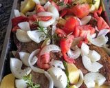 Foto del paso 2 de la receta: Tapa de asado al horno con chorizos, papas y verduras