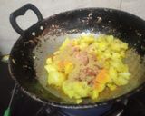 A picture of step 3 of Chatpate aloo ki sookhi sabzi.