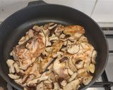 Foto del passaggio 3 della ricetta Ricciola ai funghi porcini