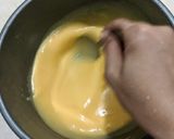 Foto langkah ke 3 dari resep Pie Susu Teflon Rasa Es Kelapa Jeruk.