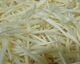 Hình bước làm 1 của món Canh cải xoăn và nấm nấu cá