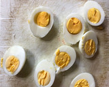 Φωτογραφία βήματος 2 της συνταγής Eggs deviled με τόνο - συνταγή από Ιταλία