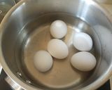 Foto del paso 1 de la receta: Huevos rellenos con atún listos para ensalada