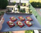 Foto del paso 3 de la receta: Biscuit de remolacha con queso camembert y nueces