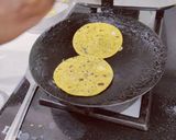 मेथी मकई मिनी थेपला धनिया पुदीने की चटनी के साथ रेसिपी चरण 3 फोटो