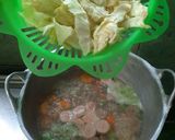 Foto langkah ke 3 dari resep Sup Bakso Sosis.