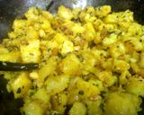 A picture of step 3 of Sukhi aloo sabji.
