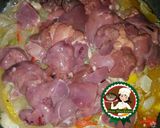 صورة لخطوة 2 من وصفة كبدة الفراخ بدبس الرمان 🍲