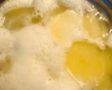 Mozzarellával töltött krumpligolyó recept fázis 1 fotója
