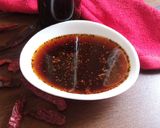A picture of step 4 of Chilli Oil.