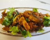 A picture of step 4 of Chilli garlic mushroom.