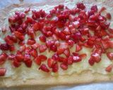 Foto del passaggio 9 della ricetta Rotolo con crema pasticcera e fragole 🍓