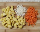 Фото кроку 1 до Сирний суп з копченою курячою грудкою.