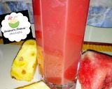 A picture of step 1 of Watermelon and pineapple juice.