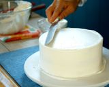 A picture of step 20 of Peach Decoration Cake (Chantilly Peche).