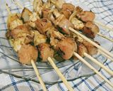 Foto langkah ke 4 dari resep Sate Ayam & Sosis (Bakar Teflon).