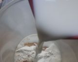 Foto del paso 1 de la receta: Pan "ovillo de lana" relleno con membrillo, pasas de uva y maní💜