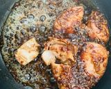 Hình bước làm 3 của món Cá cờ sốt teriyaki cuộn tía tô và tỏi tươi