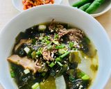 A picture of step 3 of Korean Style Beef and Radish Seaweed Soup.