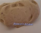 A picture of step 3 of Langer dal with tandoori roti in kadai.