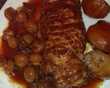 Foto del paso 3 de la receta: Rollo de pechuga envuelta en beicon rellena de longaniza fresca beicon mozadela y 4 quesos en la olla GM f