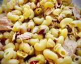 Foto del paso 3 de la receta: Pasta corta con bayas de goji, bonito del norte y aceitunas