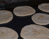 Foto del paso 3 de la receta: Pan pita con masa madre, semillas y harina integral