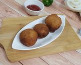 A picture of step 4 of Cheese balls.