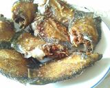 Foto langkah ke 3 dari resep Ikan kapar goreng.