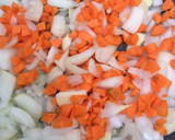 Foto del paso 3 de la receta: Huevos duros en salsa