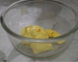 Foto langkah ke 2 dari resep Cheese Ball with Chocolate.