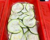 Foto del paso 2 de la receta: Calabaci-Pizza (En recipiente Lékué)