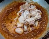 รูปขั้นตอนการทำที่ 5 ของ แกงกะทิไข่ปลาหมึกใส่กล้วยดิบ