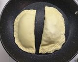 Foto del passaggio 6 della ricetta Crescione cotto in padella con verdure e pomodoro e mozzarella