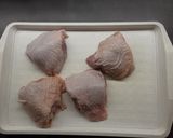 Almás-körtés csirkecomb krumplipürével recept fázis 1 fotója