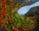 Foto langkah ke 4 dari resep Buncis Wortel Ayam Cincang Bumbu Kuning.